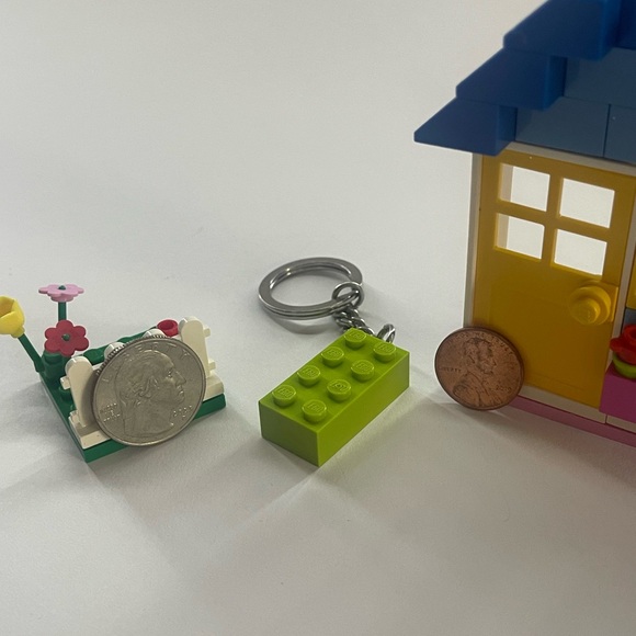 Green Lego Key-Chain - Picture 4 of 4